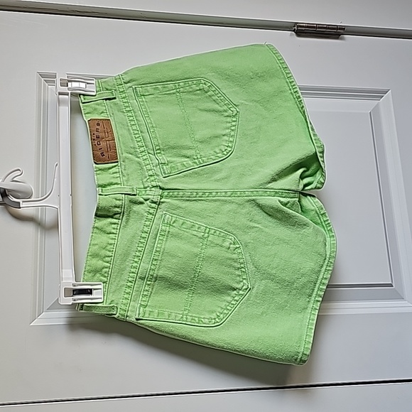 Riders Neon Green Jean Shorts in Women's Size 29 Waist EUC - Picture 7 of 11